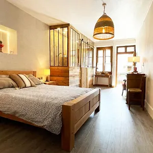 D'hotes Avec Entree Privative Au Calme Dans Maison De Village Couette-café